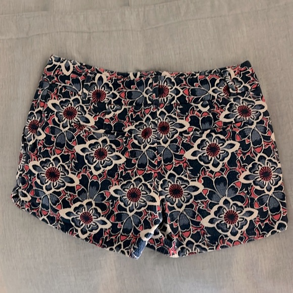 Ann Taylor Loft the Riviera Floral Patterned Shorts - Picture 6 of 7